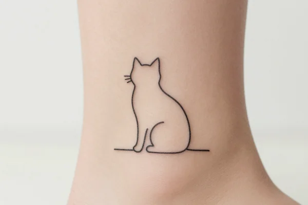 Minimal one-line cat